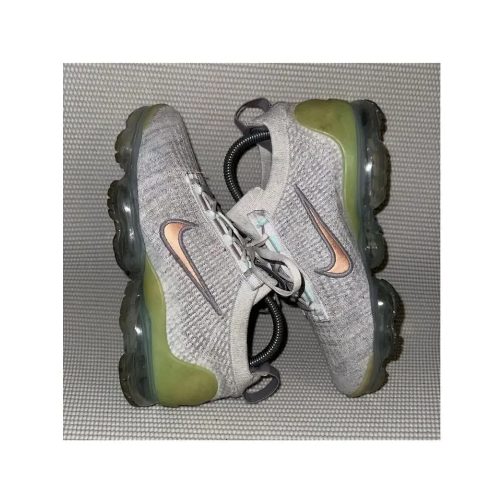 Nike Air VaporMax 2021 Gray Green Athletic Comfort Shoes Sneakers Youth Size 6Y